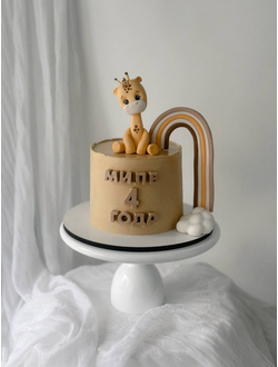 Торт с фигуркой жирафа