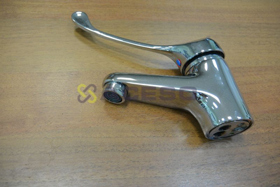 Смеситель локтевой специализированный (с длинной ручкой)