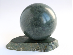 Шар из Жадеита