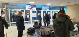 Аэропорт г. Ханты-Мансийск, светодиодный экран № 2-ЭАБ слева