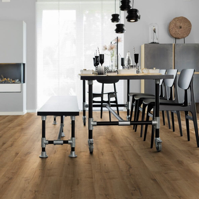 Виниловый пол Wineo 600 Wood XL ViennaLoft RLC196W6 в интерьере кухни