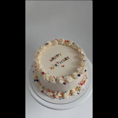 Торт HAPPY BIRTHDAY