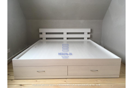 двуспальная кровать с ящиками для хранения