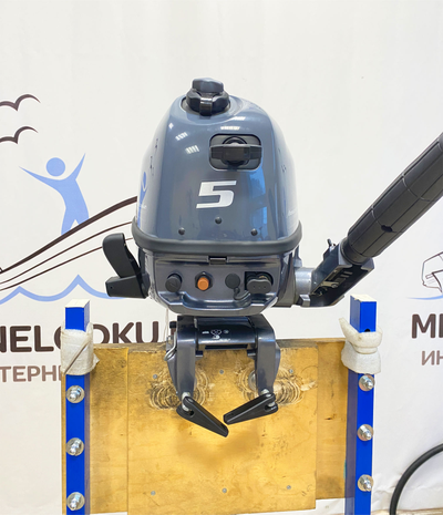 Лодочный мотор YAMAHA F5AMHS спереди
