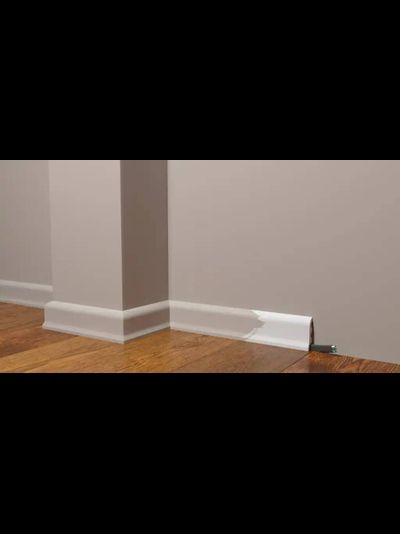 Напольный плинтус Decor Dizayn DD18, 2 метра