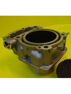 Задний Цилиндр оригинал 420623568/420623567 для BRP Can-Am G2 1000