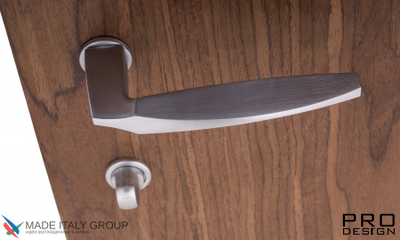 Дверная ручка Venezia Unique "PHILIP" полированный хром / черный (мягкое покрытие) (копия)