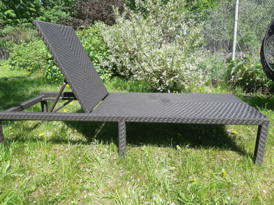 шезлонг из искусственного ротанга AVALON