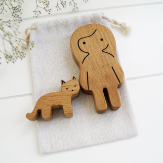 Деревянные игрушки Девочка с котенком