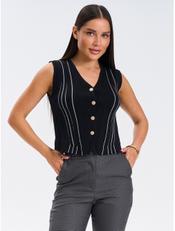 Жилет вязаный на пуговицах