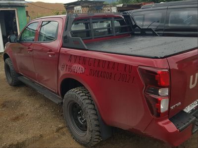 Жесткая 4-секционная алюминиевая крышка HAL Pro на Isuzu D-max поколения RG-01 2021+ с широкой дугой