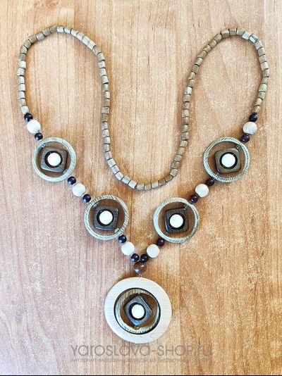 М-193. Бусы деревянные 5 колец из разных пород дерева .