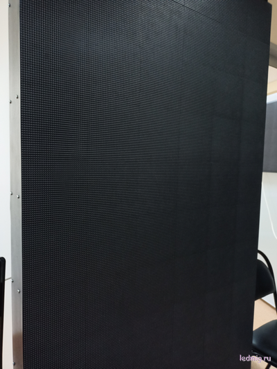 Светодиодный пилон (P4) 960x0,11x1,98m