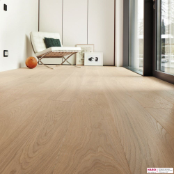 Декор паркетной доски Haro Дуб Белый Маркант Браш 4V 1-пол, масло 527326 в интерьере гостиной