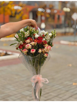 Стильный букет в зонтике