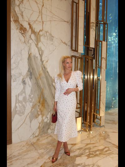 Платье миди с V вырезом (белый в цветок)