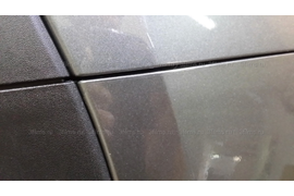 Защита ЛКП Hyundai Santa Fe антигравийной полиуретановой пленкой 3М капот, передний бампер, зеркала, стекла фар, проемы ручек дверей. Край бампера слева.