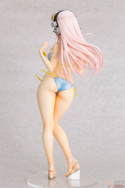 Фигурка 1/4.5 Сонико (Super Sonico Summer Vacation ver.)