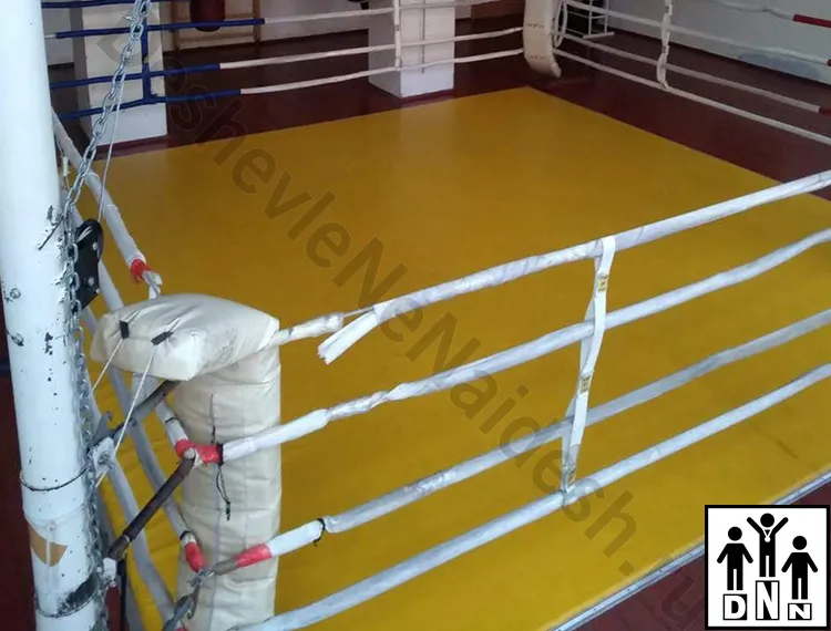 Монтаж ринга на помосте