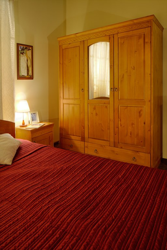 ШКАФ ДАНИЯ №2 ИЗ МАССИВА СОСНЫ 3-СТВОРЧАТЫЙ 145 Х 60 Х 194 СМ