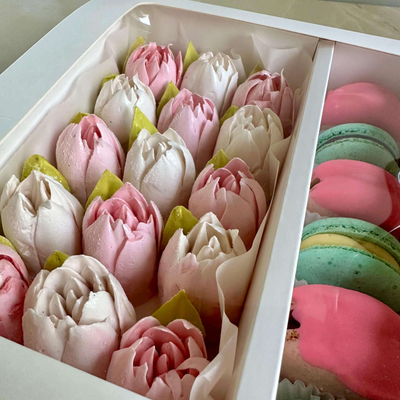 Зефирные тюльпаны и макаронс