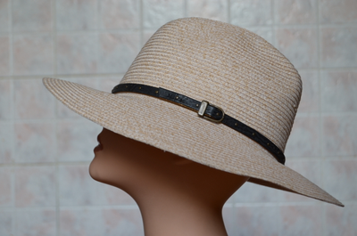 Шляпа бежевая Италия Стефания Майороли