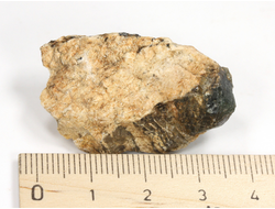 Корунд синий (сапфир), кристалл, Индия (37*22*22 мм, 18,1 г) №36096