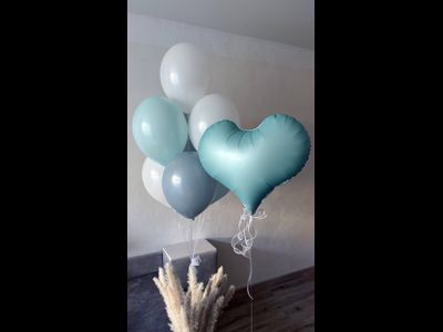 Фонтан из шаров с сердцем