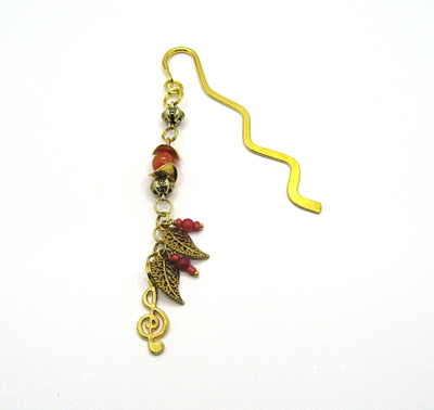 Закладка "Весенняя" с оранжевым агатом, бисером и кораллом