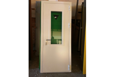 дверь входная со стеклопакетом