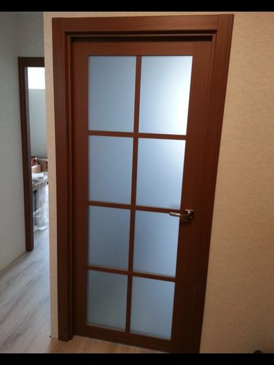 OPTIMA PORTE/ TURIN 541.2222 ОРЕХ КЛАССИЧЕСКИЙ/ САТИН СВЕТЛОЕ. ПОЛОТНО ОСТЕКЛЕННОЕ