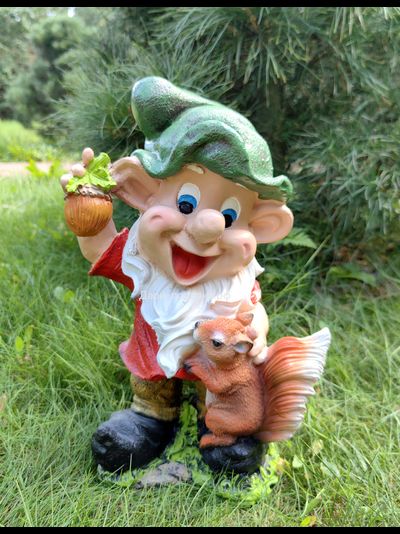 Гном Эльф с белочкой 39*24см  1,9кг   полистоун Россия  2174/091041-3