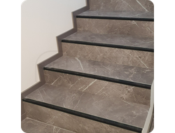 Плинтус ХДФ Dollken Cubu Flex Life 80мм Х 2,5 м 1245 Бронза в интерьере 3