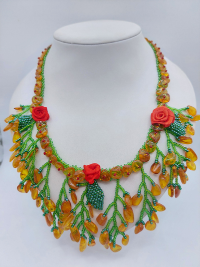 Колье из янтаря и чешского бисера " Веточки"