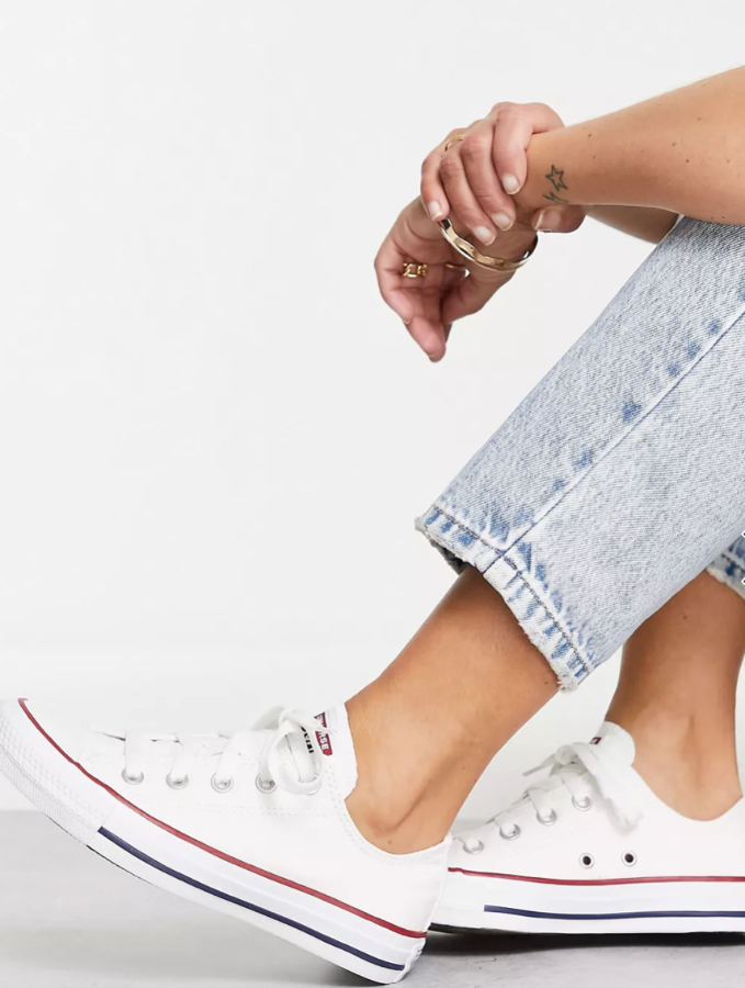 Кеды Converse Chuck Taylor All Star Ox white с джинсами