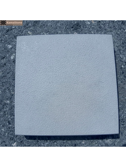 trotuarnaya-plitka-kamastone-shagren-kvadrat-1042-300-300-40-seraya-beton