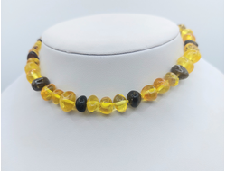 Детские бусы из обработанного янтаря через узелок арт.16