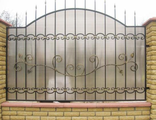 Кованое декоративное ограждение с поликарбонатом - 0018-"TREW". Цена: 6000 руб. за м2.