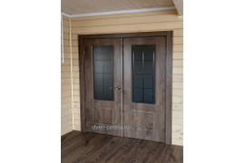 Двойная дверь в частном доме