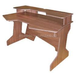 КМ351 Стол компьютерный №102. Размер: 1400*900*800