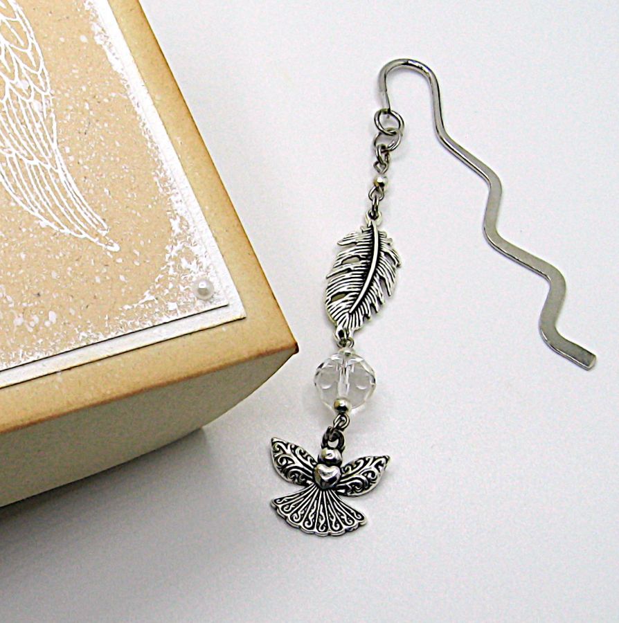 Романтичный и нежный подарок - авторская книжная закладка с ангелом