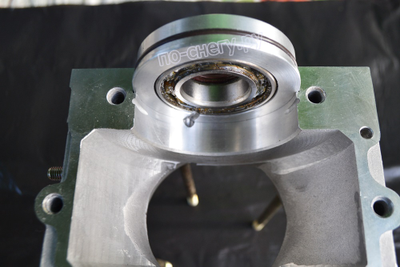 Комплект 2: дополнительный подшипник коленвала в обойме с сальником + обойма с сальником для картера РМЗ-640