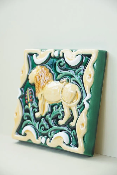 Лев цветной (керамическая плитка)