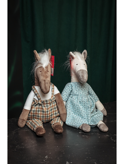 Плюшевая лошадь