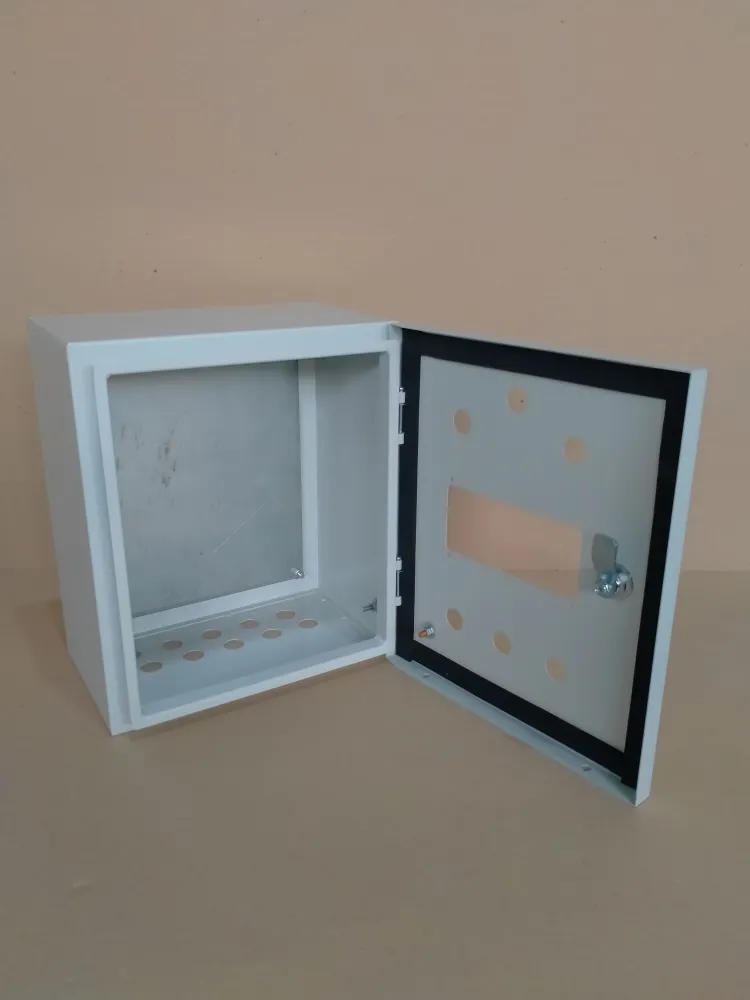 Щит с монтажной панелью