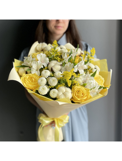 БУКЕТ ИЗ ЖЕЛТЫХ РОЗ, ХРИЗАНТЕМ И АЛЬСТРОМЕРИЙ С ДОБАВЛЕНИЕМ ХЛОПКА И СОЛИДАГО - ( АРТ. С11)