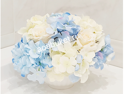 Композиция из искусственных цветов Гортензия белая и голубая № М028