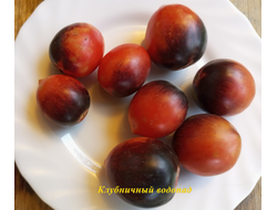 Томат Клубничный водопад