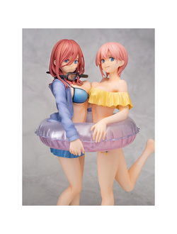Фигурка 1/7 Мику Накано и Итика Накано (Miku Nakano,  Ichika Nakano)