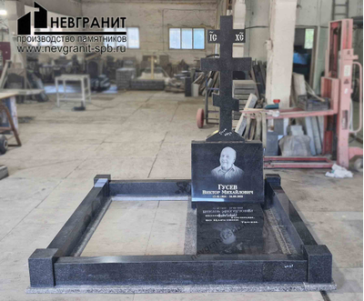 Гранитный памятник с крестом 344 фото